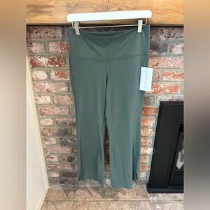 Athleta Gray Transcend Stash Crop Leggings